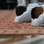 Wielki Czwartek w Watykanie: Papież obmyje nogi młodym kapłanom