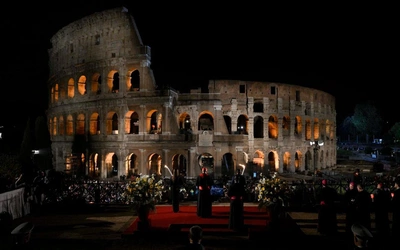 Droga Krzyżowa w Koloseum: rozważania o cierpieniu i nadziei dla każdego