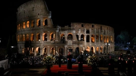 Droga Krzyżowa w Koloseum: rozważania o cierpieniu i nadziei dla każdego