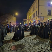 Idziemy za krzyżem, bo ta droga prowadzi do zmartwychwstania