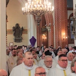 Msza Krzyżma Świetego w legnickiej katedrze