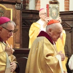 Msza św. Krzyżma w archikatedrze warszawskiej