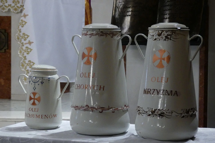 Bp Pindel do kapłanów: Stajemy się krajem podobnym do misyjnych