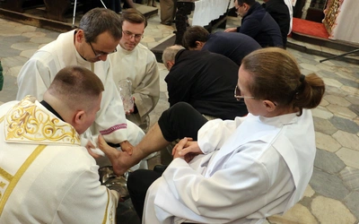 Msza Wieczerzy Pańskiej. Bp Małyga: Między "teraz" a "później" wydarza się Pascha