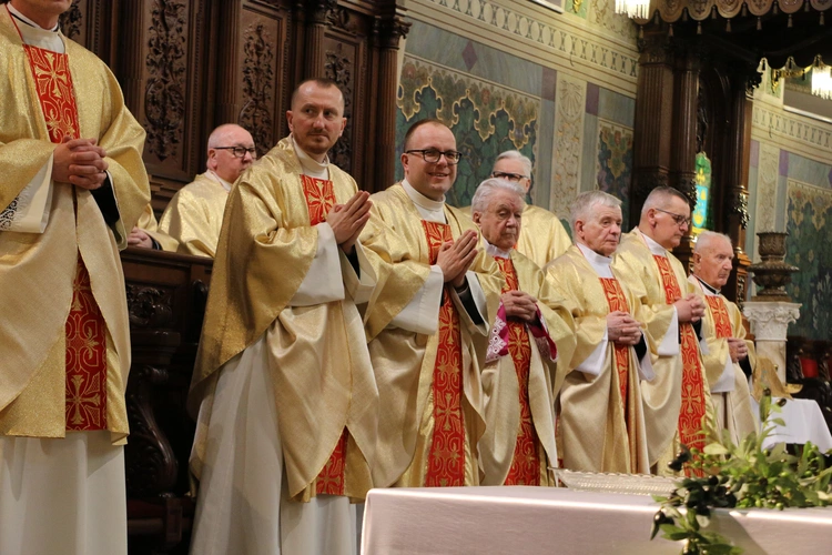 Płock. Msza Krzyżma