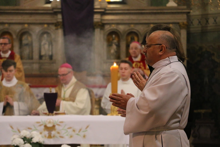 Płock. Msza Krzyżma