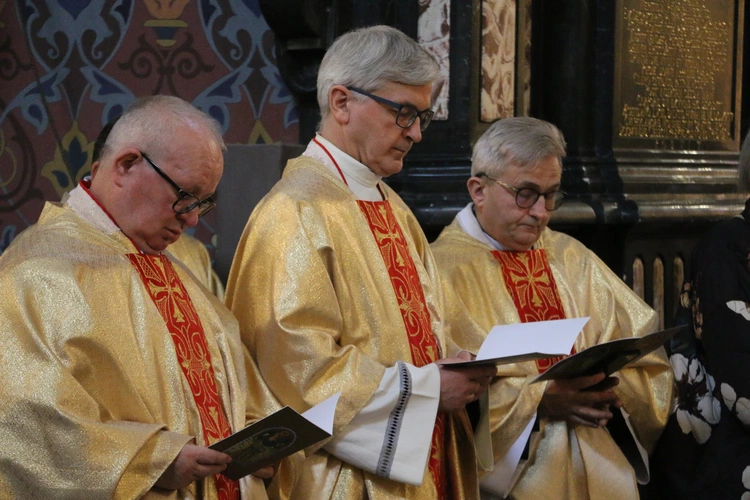 Płock. Msza Krzyżma