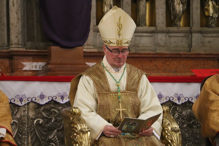 Płock. Msza Krzyżma