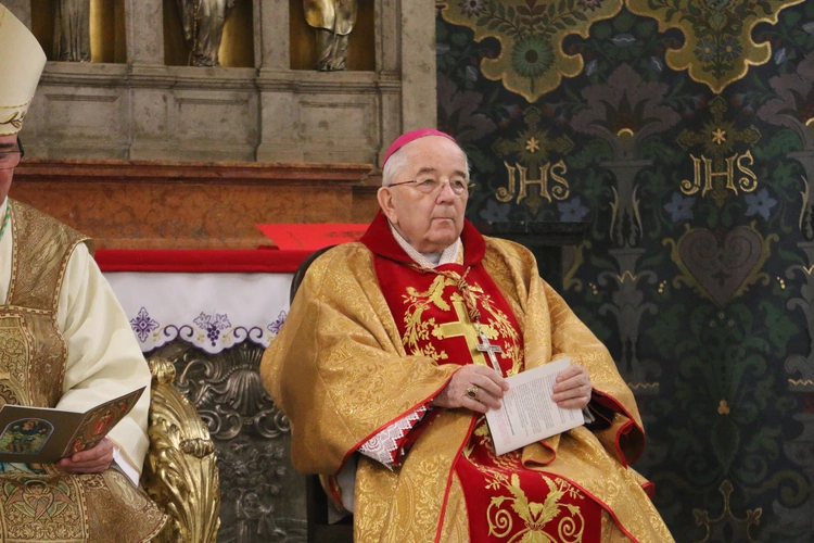 Płock. Msza Krzyżma