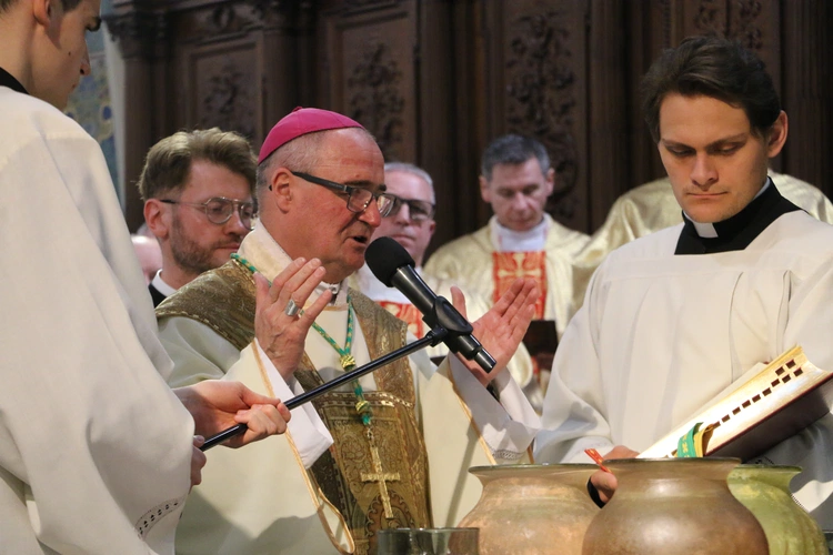 Płock. Msza Krzyżma