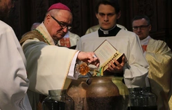 Płock. Msza Krzyżma