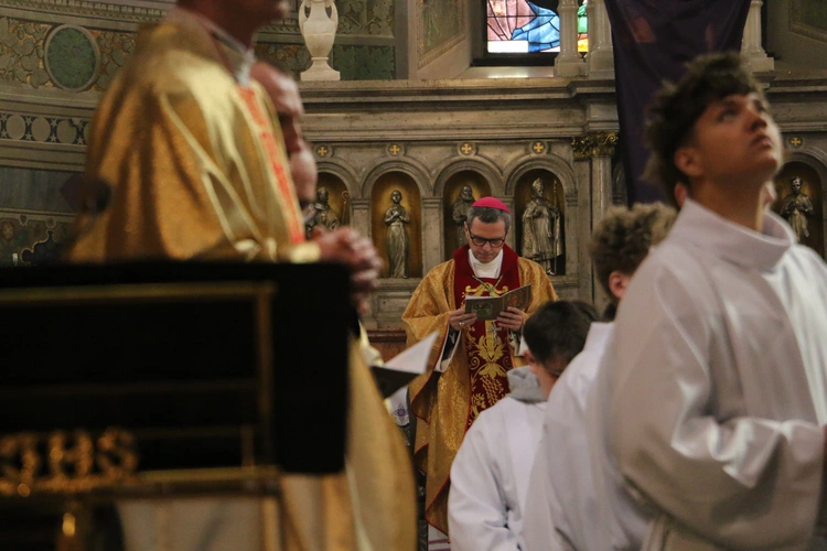 Płock. Msza Krzyżma