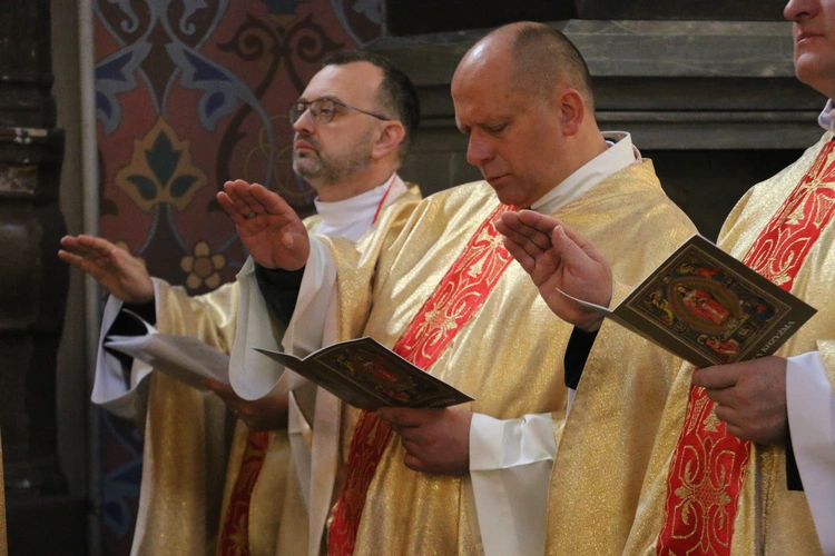 Płock. Msza Krzyżma