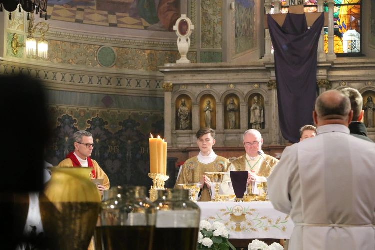 Płock. Msza Krzyżma