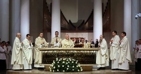 Wielki Czwartek. Msza św. Wieczerzy Pańskiej w Archikatedrze Chrystusa Króla w Katowicach