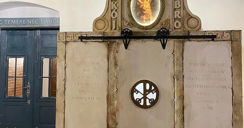 To nie jest tylko ozdoba. To konfesjonał do korzystania