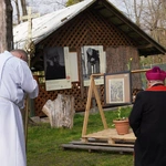 Droga Krzyżowa w schronisku Towarzystwa Pomocy im. św. Brata Alberta