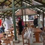 Droga Krzyżowa w schronisku Towarzystwa Pomocy im. św. Brata Alberta