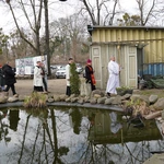 Droga Krzyżowa w schronisku Towarzystwa Pomocy im. św. Brata Alberta