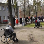 Droga Krzyżowa w schronisku Towarzystwa Pomocy im. św. Brata Alberta