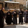 Podczas Drogi Krzyżowej w Jerozolimie