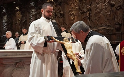 Wielki Piątek w katedrze wrocławskiej