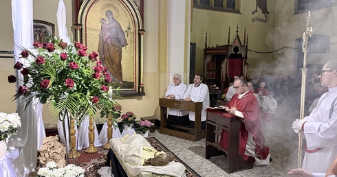 Liturgia Wielkiego Piątku w parafii NSPJ w Mysłowicach