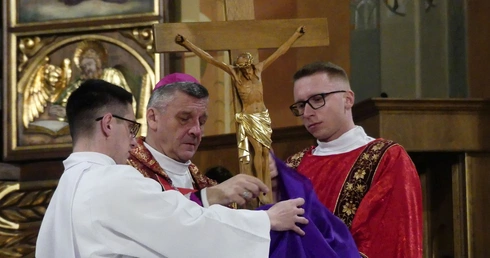 Wielki Piątek w katedrze św. Mikołaja w Bielsku-Białej 2026