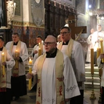 Płock. Wielki Piątek w katedrze