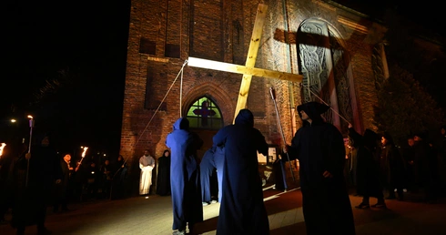 Nocne Misterium Krzyża