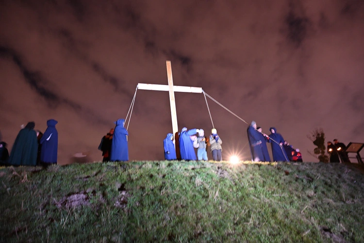 Nocne Misterium Krzyża po raz 11.