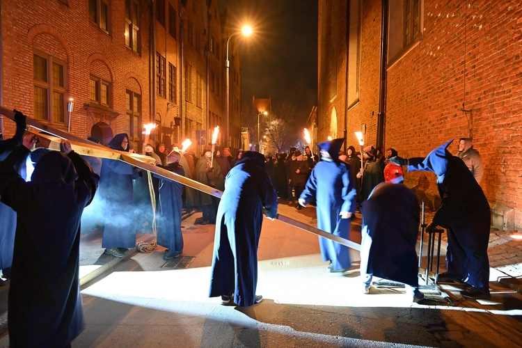 Nocne Misterium Krzyża po raz 11.
