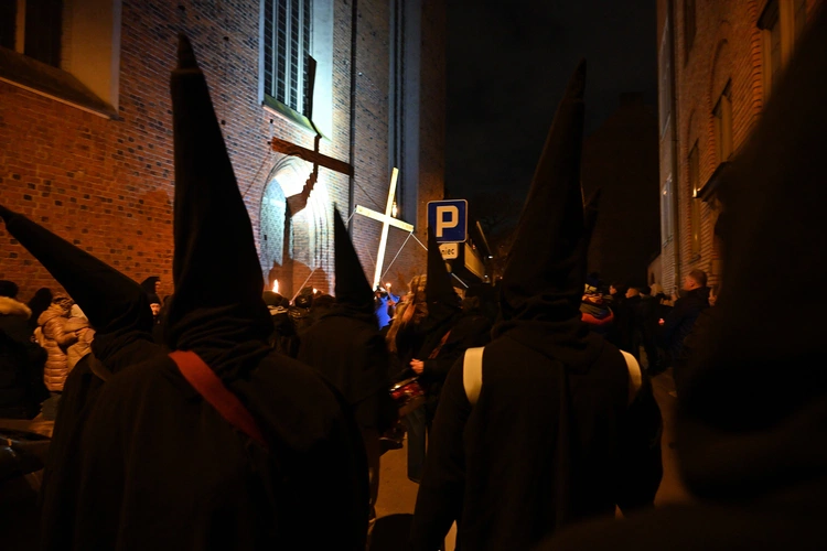 Nocne Misterium Krzyża po raz 11.