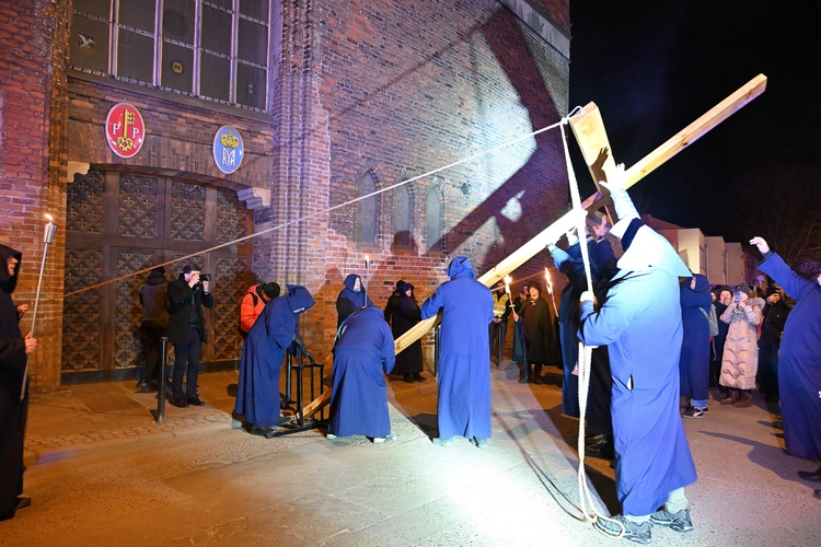 Nocne Misterium Krzyża po raz 11.