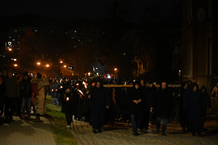 Nocne Misterium Krzyża po raz 11.