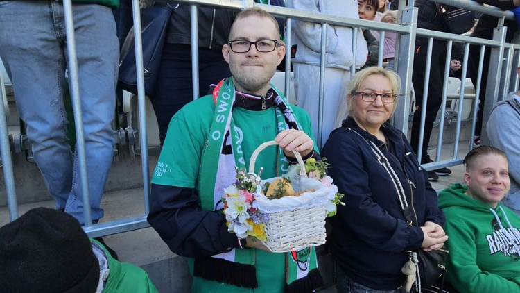 Święcenie pokarmów na stadionie Radomiaka