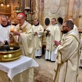 Patriarcha Jerozolimy w Wigilię Paschalną: Bóg usuwa kamienie wojen