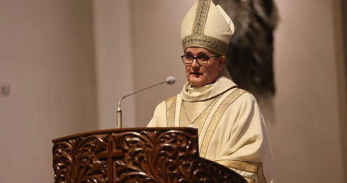 Abp Przybylski: Jeśli w czymkolwiek utraciliście sens, to uwierzcie na nowo i przyjmijcie prawdę o zmartwychwstaniu Chrystusa