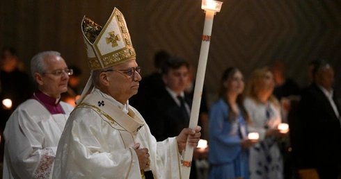 Leon XIV na Wielkanoc: na grzech Bóg odpowiada mocą miłości