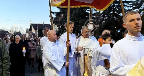 Bp Lityński: Zmartwychwstanie Chrystusa to największy cud świata