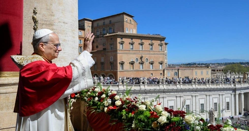 Papież w orędziu „Urbi et Orbi”: nie możemy przyzwyczaić się do zła