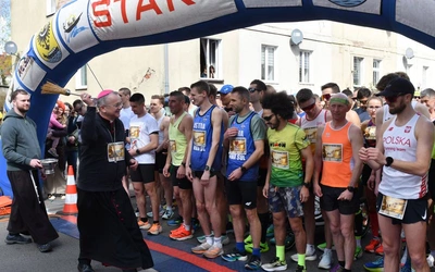 700 osób wzięło udział w wielkanocnym Biegu do Pustego Grobu w Nowej Soli