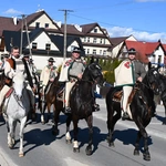 Banderia z figurą zmartwychwstałego Chrystusa