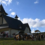 Banderia z figurą zmartwychwstałego Chrystusa