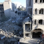 Zniszczona synagoga Khorasaniha w Teheranie