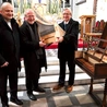 W Kościele pw. Narodzenia NMP w Głubczycach w sobotę 28 marca wystąpiło dwóch wybitnych muzykologów (od lewej): prof. Stefan Baier (Ratyzbona) i prof. Jaroslav Tůma (Praga). Tu z organizatorem, ks. Grzegorzem Poźniakiem.