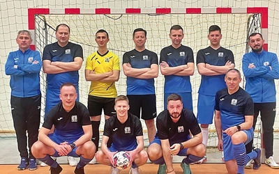 Bielsko-żywiecka reprezentacja księży w futsalu.  