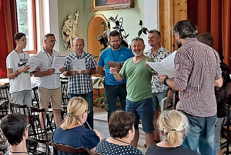  Paweł Bębenek znów odwiedzi naszą diecezję. Na zdjęciu – podczas zajęć na warsztatach w Żywcu. 