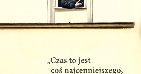  Mural z wizerunkiem kapłana w Sopocie przypomina, że jego obecność nie skończyła się wraz z datą śmierci, ale wciąż pozostaje żywa w pamięci miasta i ludzi.