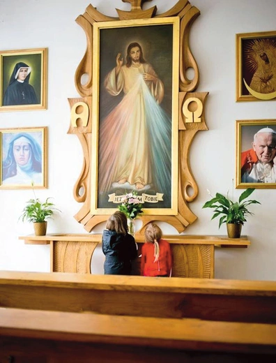 Wizerunek Miłosiernego to miejsce szczególnej modlitwy w wielu kościołach.